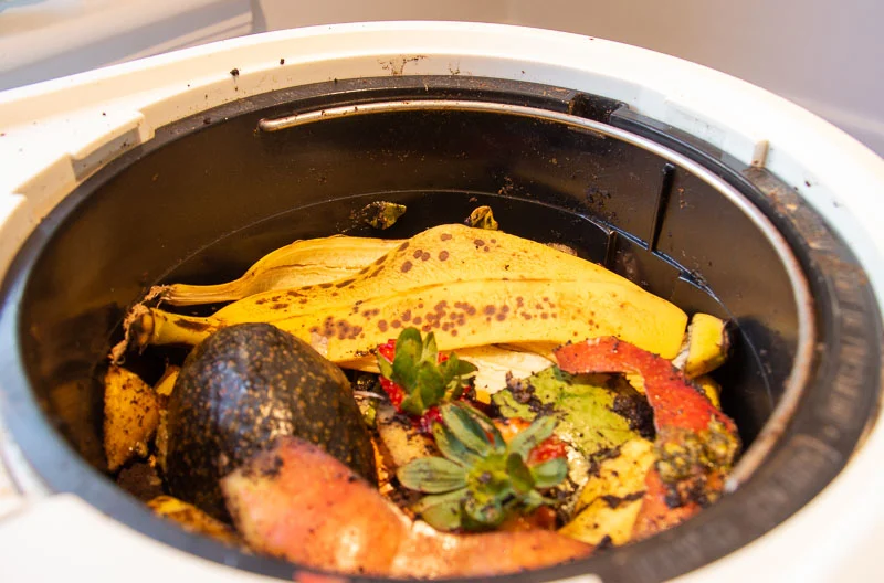 Lomi Countertop Composter